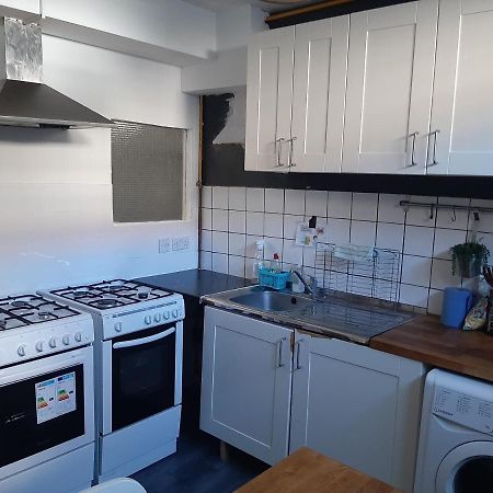 Single Bedrooms With Wifi And Underbed 10 Londra Dış mekan fotoğraf