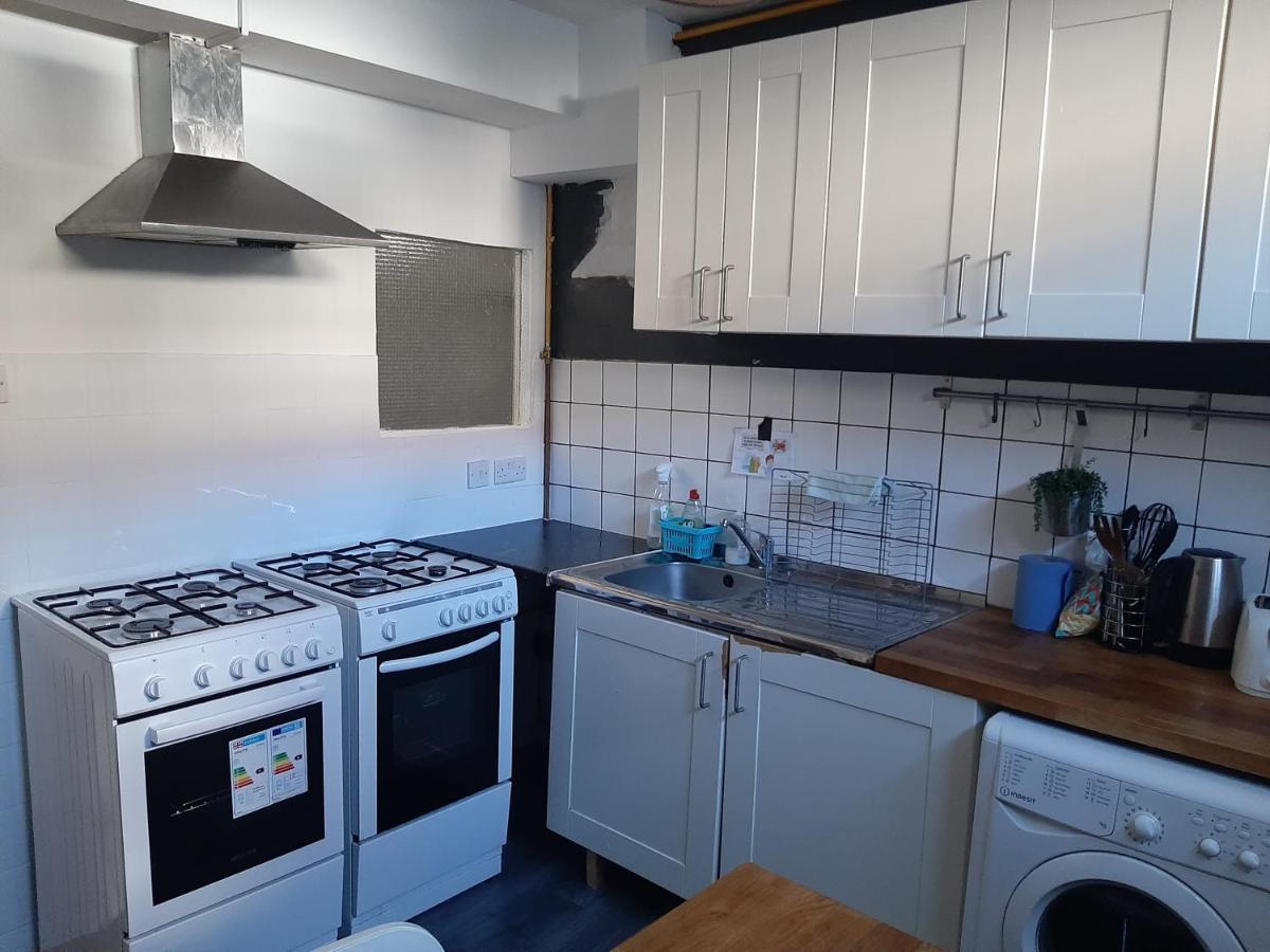 Single Bedrooms With Wifi And Underbed 10 Londra Dış mekan fotoğraf
