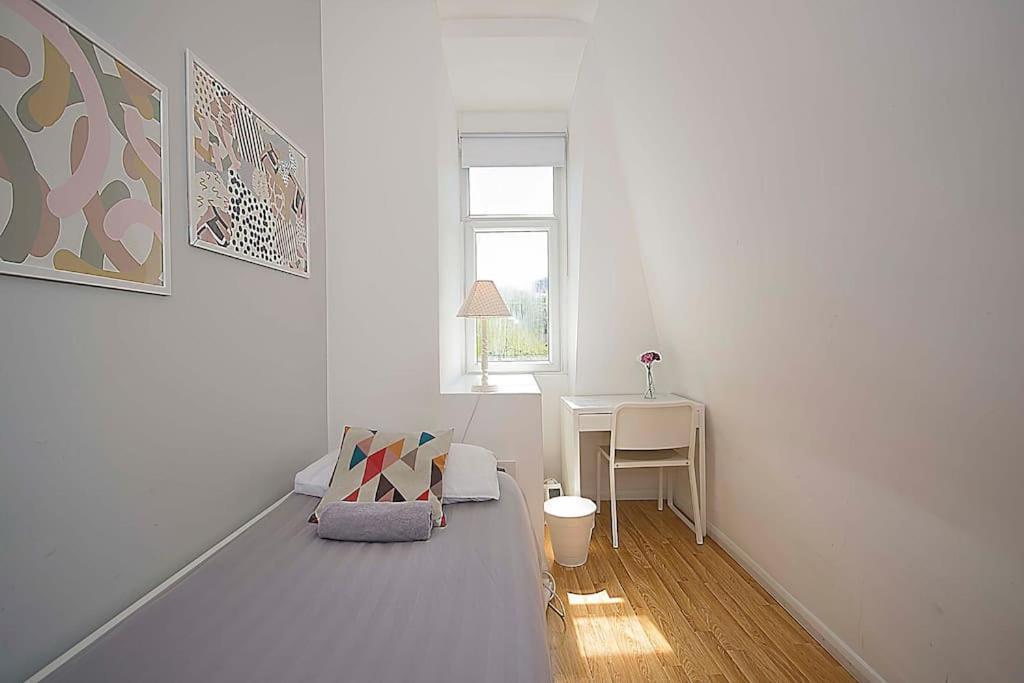 Single Bedrooms With Wifi And Underbed 10 Londra Dış mekan fotoğraf